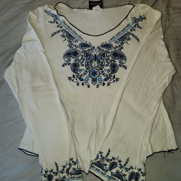 Fashion Bug screen printed blouse. - Picture 2 of 3